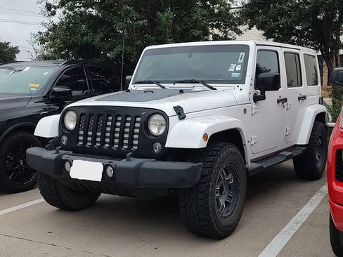 Used 2014 Jeep Wrangler Unlimited Sahara AWD/4WD image 5