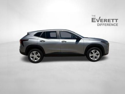 New 2026 Chevrolet Trax LS w/ Driver Confidence Package FWD image 8