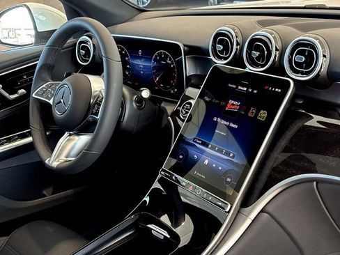 Used 2026 Mercedes-Benz GLC 300 4MATIC image 31