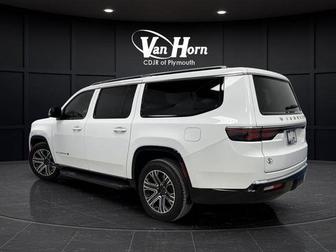 Used 2024 Jeep Wagoneer L 4WD w/ Premium Group I image 3