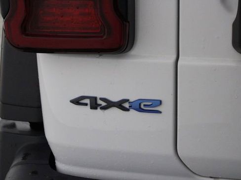 Used 2022 Jeep Wrangler Unlimited Rubicon 4xe image 44