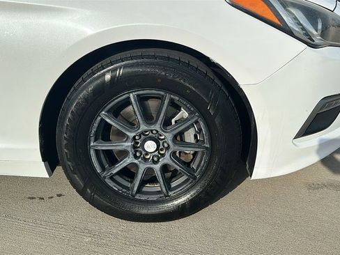 Used 2015 Hyundai Sonata SE w/ Option Group 02 image 14