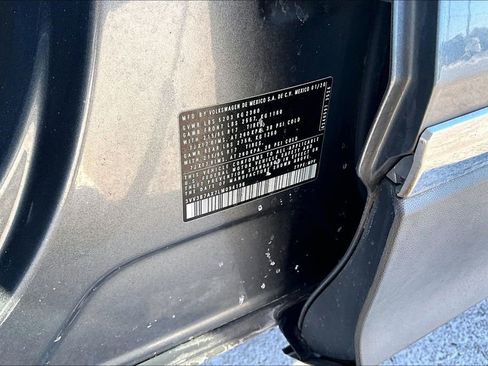 Used 2020 Volkswagen Tiguan SE w/ Panoramic Sunroof Package image 20