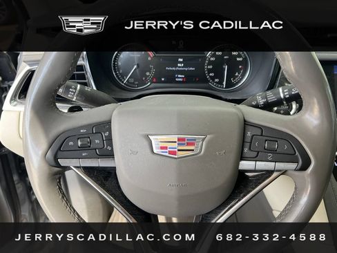 Used 2022 Cadillac XT6 Premium Luxury FWD image 13