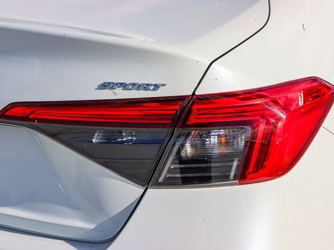 Certified 2022 Honda Civic Sport image 9