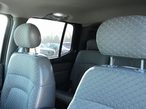 Used 2004 GMC Envoy XUV SLE w/ 1SB Preferred Equipment Group image 14