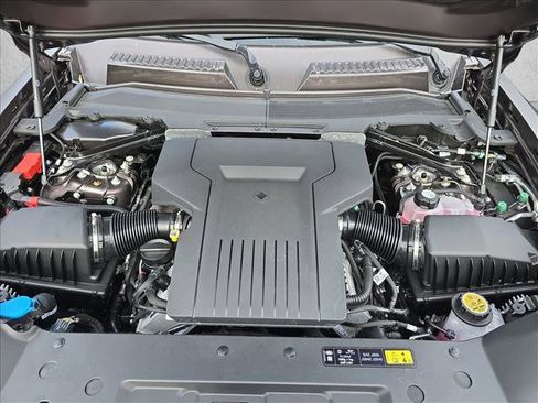 New 2026 Land Rover Defender 110 OCTA image 28