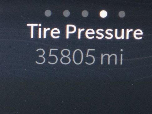 Used 2024 Jeep Grand Cherokee L Limited w/ Luxury Tech Group II image 17