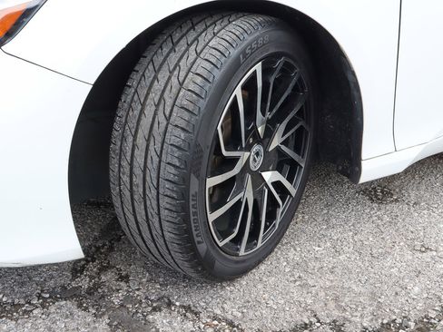 Used 2018 Honda Accord Sport image 16