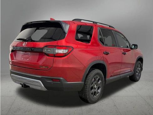 New 2025 Honda Pilot TrailSport image 8