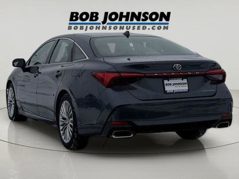Used 2019 Toyota Avalon Limited image 4