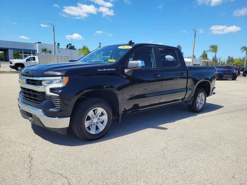 Used 2025 Chevrolet Silverado 1500 LT image 2