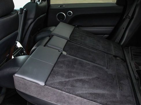 Used 2016 Land Rover Range Rover Sport HSE image 40