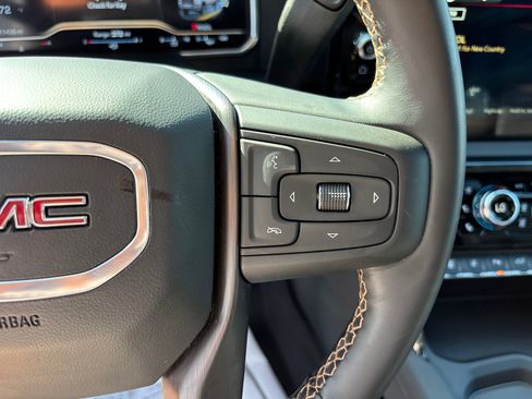 Used 2025 GMC Sierra 2500 AT4 w/ AT4 Premium Plus Package AWD/4WD image 18