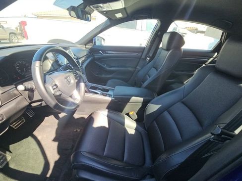 Used 2018 Honda Accord Sport image 5