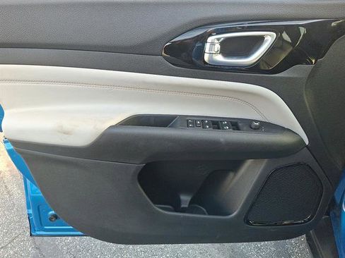 New 2026 Jeep Compass Limited image 9