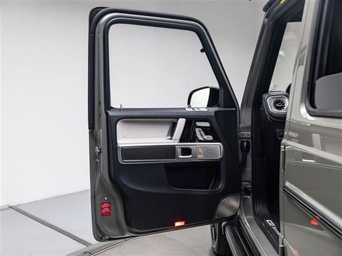 Used 2025 Mercedes-Benz G 550 image 25