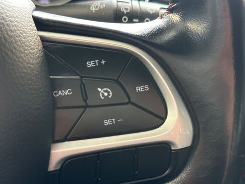 Used 2020 Jeep Compass Trailhawk AWD/4WD image 25