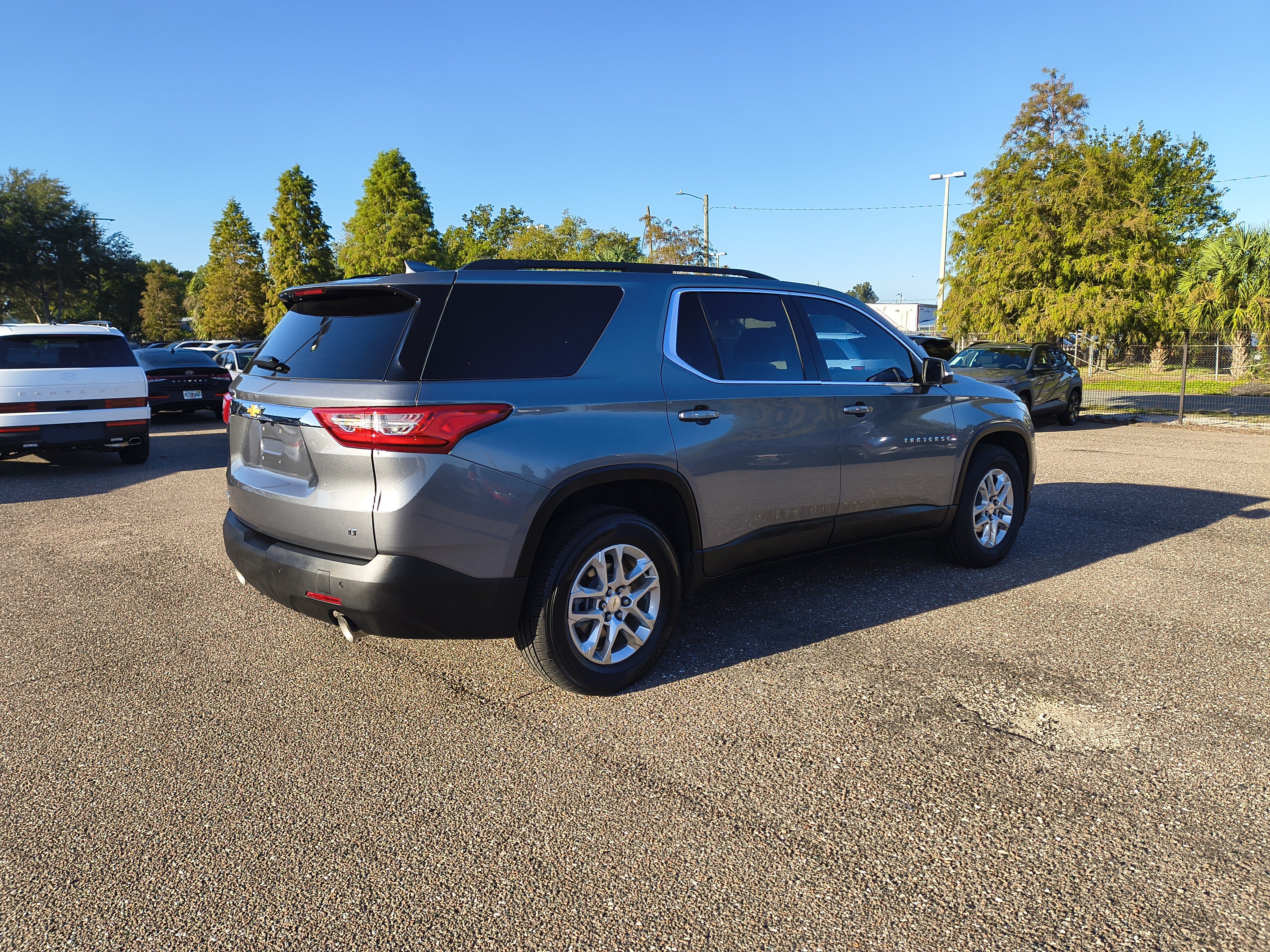 Used 2021 Chevrolet Traverse LT FWD image 6