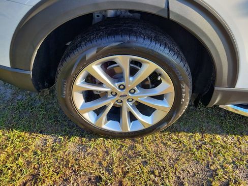 Used 2022 Ford Explorer Platinum w/ Equipment Group 601A image 7