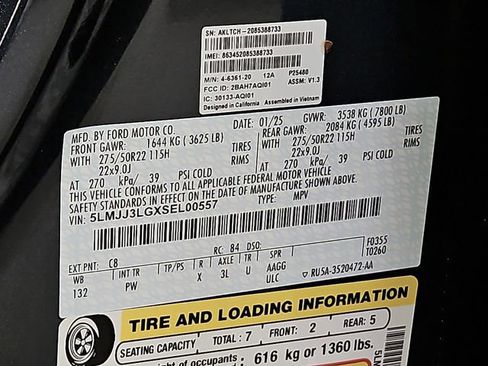 Certified 2025 Lincoln Navigator L Reserve image 30