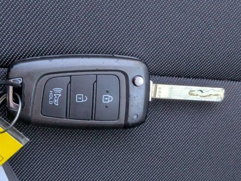 Used 2024 Hyundai Tucson SE image 46