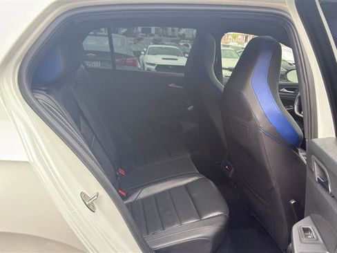 Used 2023 Volkswagen Golf R AWD/4WD image 18