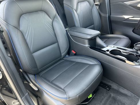 Used 2025 Buick Envista Sport Touring w/ Convenience I Package FWD image 29