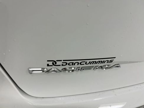 Used 2025 Chrysler Pacifica Select FWD image 26