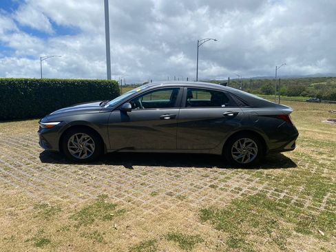 Certified 2024 Hyundai Elantra SEL FWD image 4