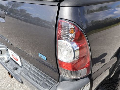Used 2012 Toyota Tacoma 4x4 Double Cab w/ SR5 Pkg image 9