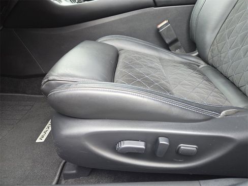 Used 2018 Nissan Maxima SR image 25