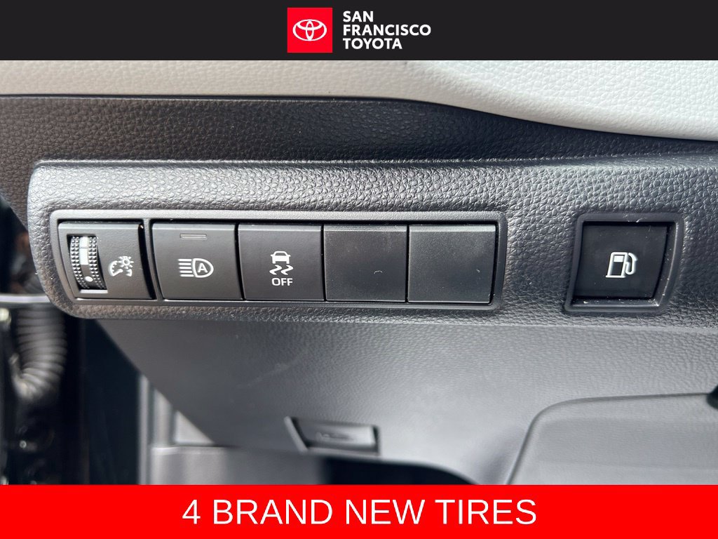 Certified 2024 Toyota Corolla SE w/ SE Package FWD image 34