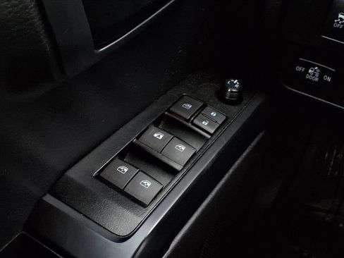 Used 2022 Toyota Tacoma SR5 image 18