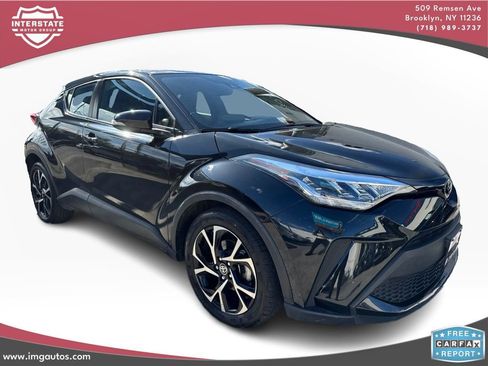 Used 2022 Toyota C-HR XLE image 2
