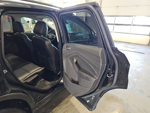 Used 2017 Ford Escape Titanium image 19