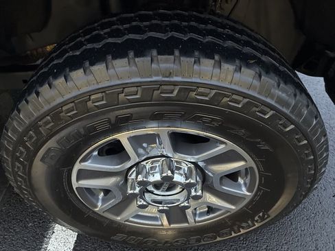 Used 2023 Ford F250 Lariat w/ FX4 Off-Road Package image 11