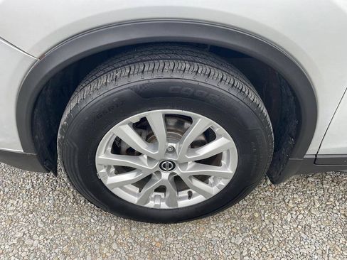Used 2018 Nissan Rogue SV w/ Premium Package AWD/4WD image 28