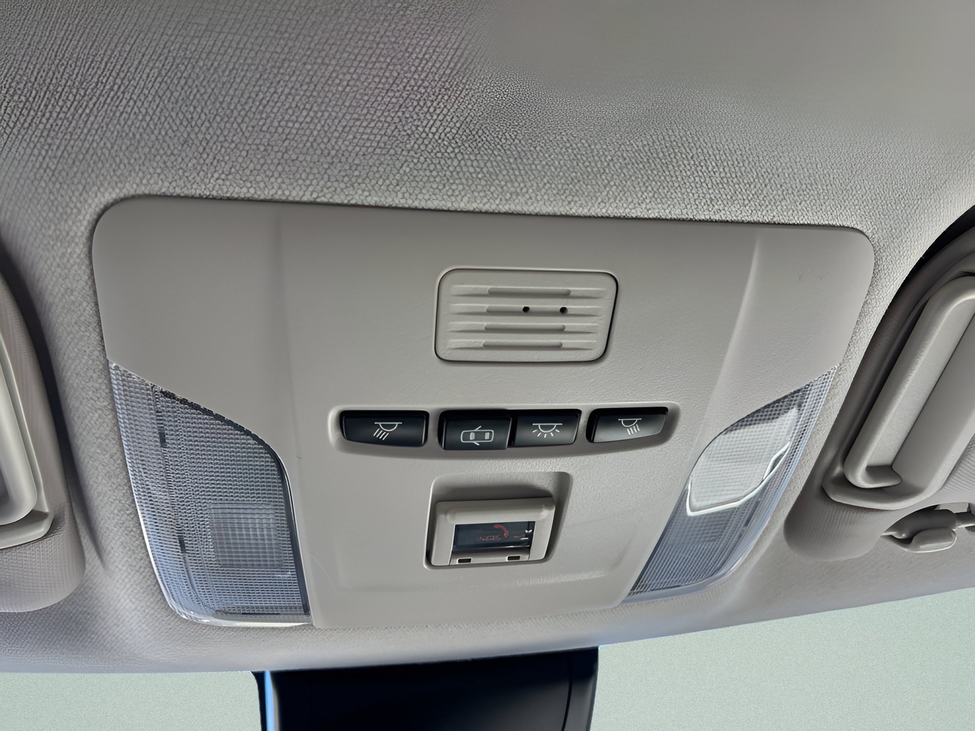 Used 2021 Toyota Corolla LE w/ Carpet Mat Package (TMS) FWD image 26