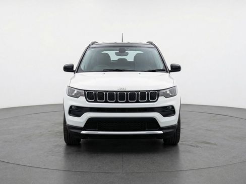 Used 2025 Jeep Compass Limited image 2