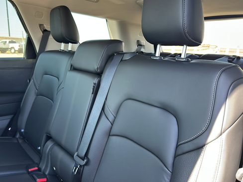 New 2025 Nissan Pathfinder SL image 16