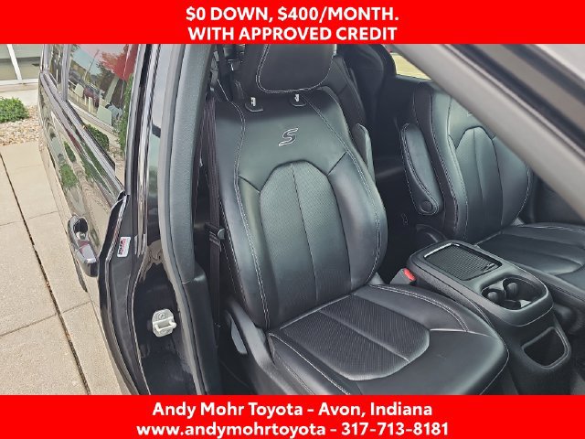 Used 2024 Chrysler Pacifica Limited FWD image 35