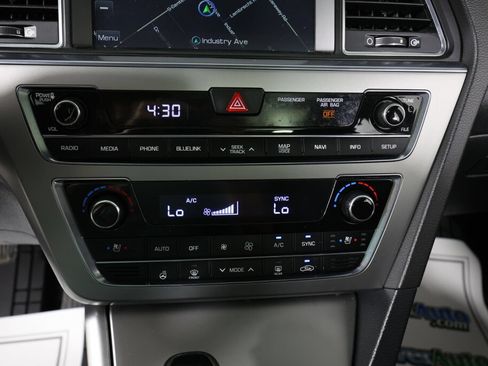 Used 2016 Hyundai Sonata Limited w/ Option Group 04 FWD image 36