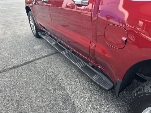 Certified 2021 Chevrolet Silverado 1500 LTZ w/ LTZ Premium Package AWD/4WD image 8