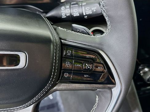 Used 2023 Jeep Grand Cherokee Overland image 25