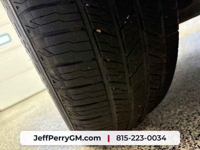 Used 2019 GMC Acadia Denali w/ Technology Package AWD/4WD image 37