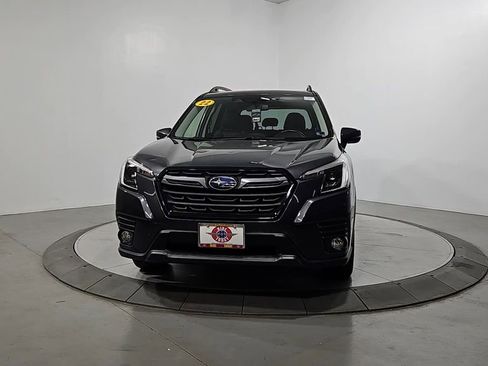 Used 2022 Subaru Forester Limited AWD/4WD image 9