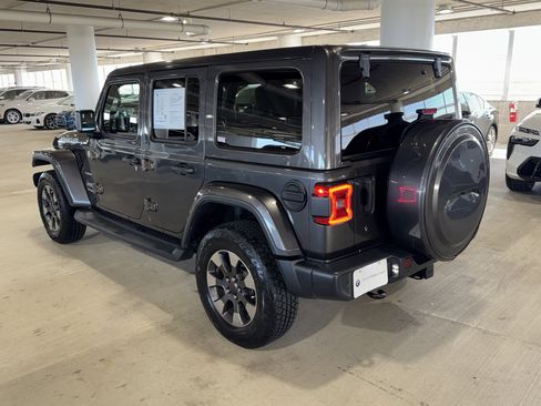 Used 2019 Jeep Wrangler Unlimited Sahara image 6