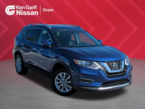Used 2018 Nissan Rogue SV image 1