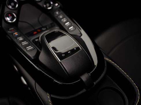 Used 2020 Aston Martin V8 Vantage Coupe RWD image 54